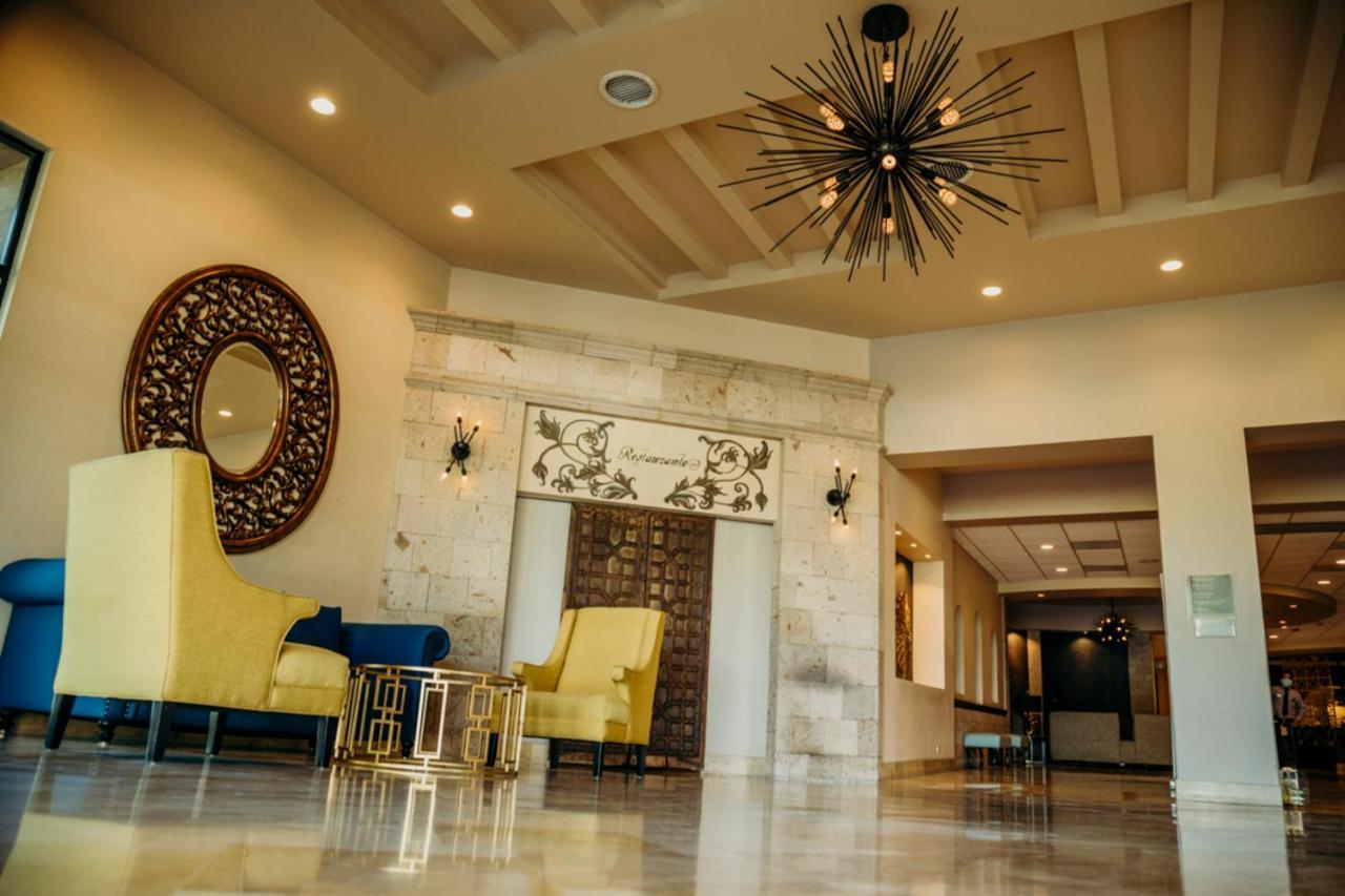 Hotel Araiza Mexicali Luaran gambar Interior of the hotel