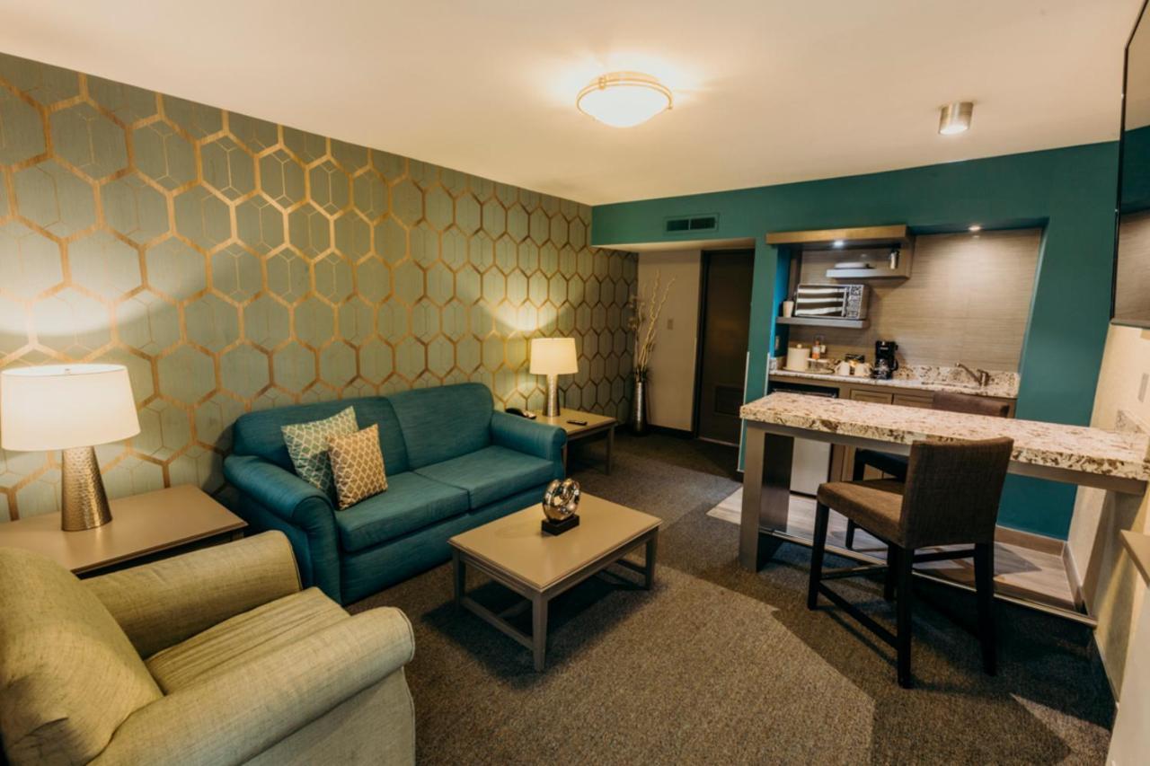 Hotel Araiza Mexicali Luaran gambar A suite at the Hotel Lawrence