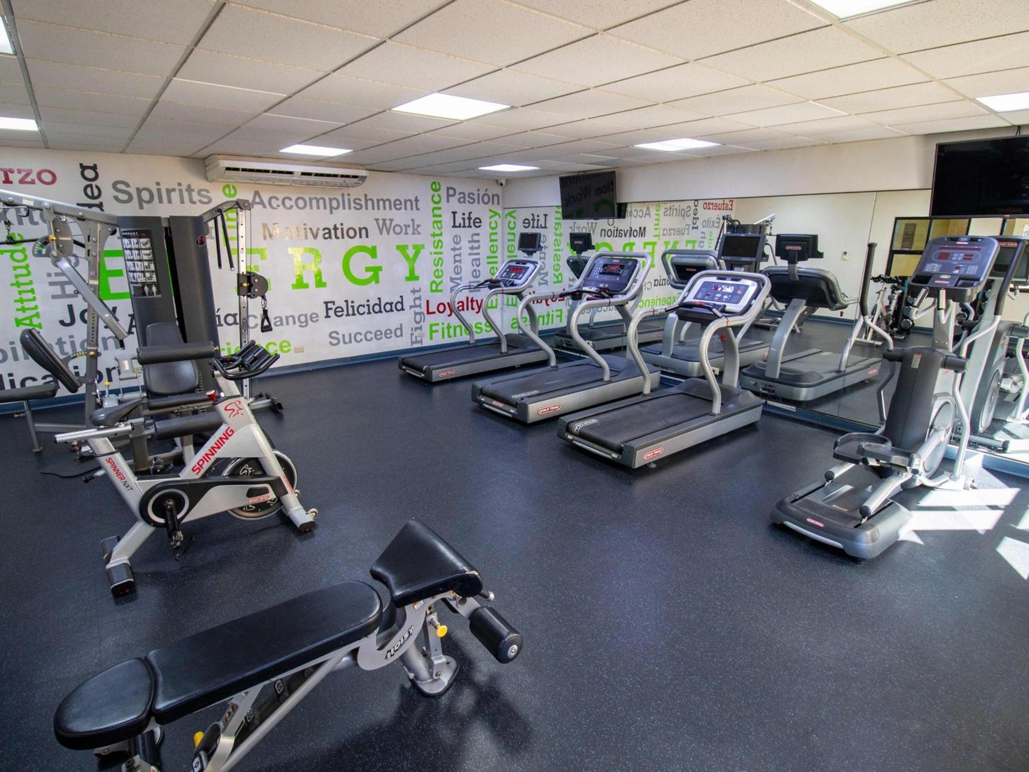 Hotel Araiza Mexicali Luaran gambar The gym at the University of East London